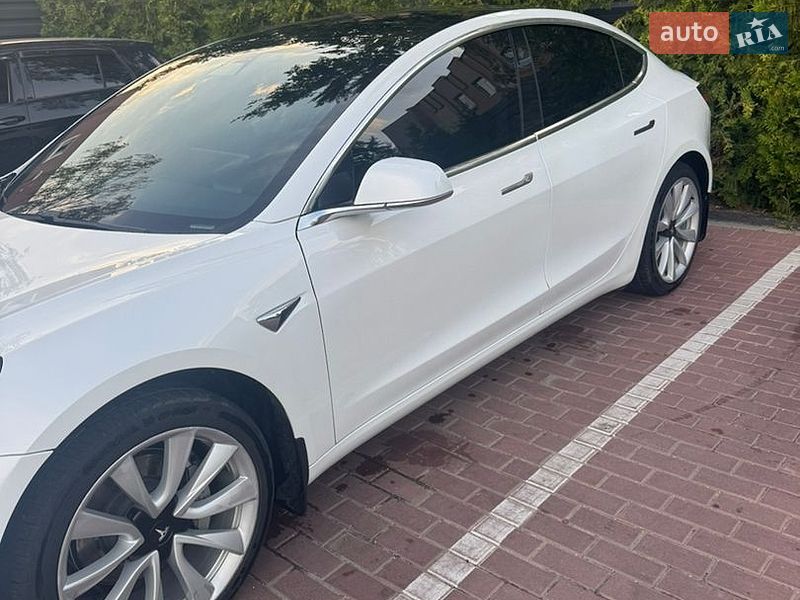 Седан Tesla Model 3 2019 в Черкасах фото 6 Седан Tesla Model 3 2019 в Черкасах