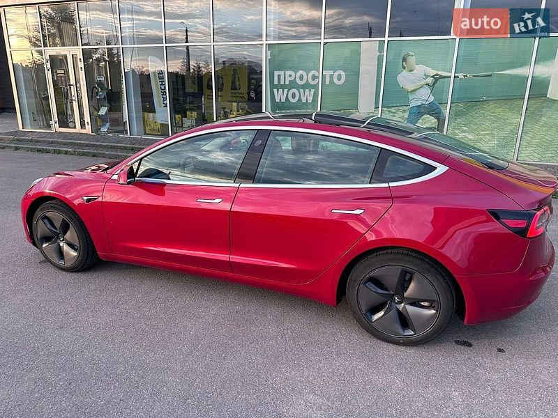 Седан Tesla Model 3 2019 в Білій Церкві
