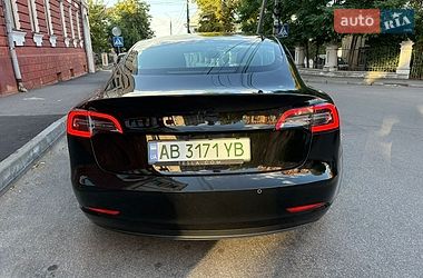 Седан Tesla Model 3 2020 в Виннице