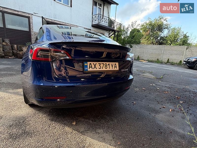 Седан Tesla Model 3 2023 в Харкові