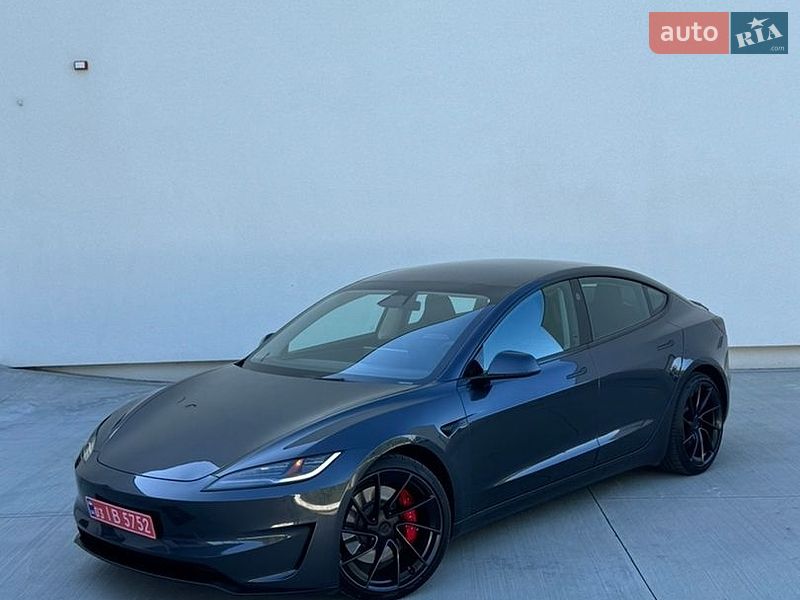 Tesla Model 3 2024