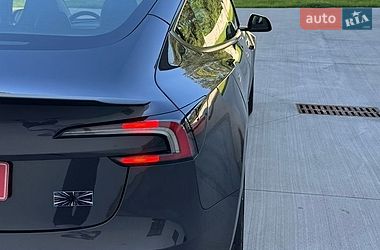 Седан Tesla Model 3 2024 в Луцке