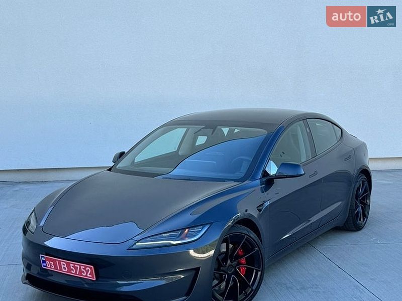 Седан Tesla Model 3 2024 в Луцке