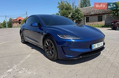 Седан Tesla Model 3 2024 в Городку