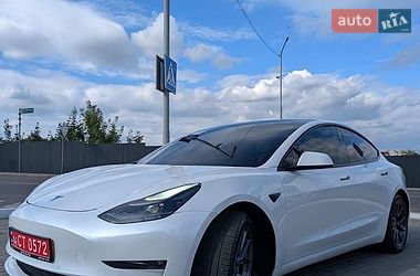 Седан Tesla Model 3 2022 в Львове