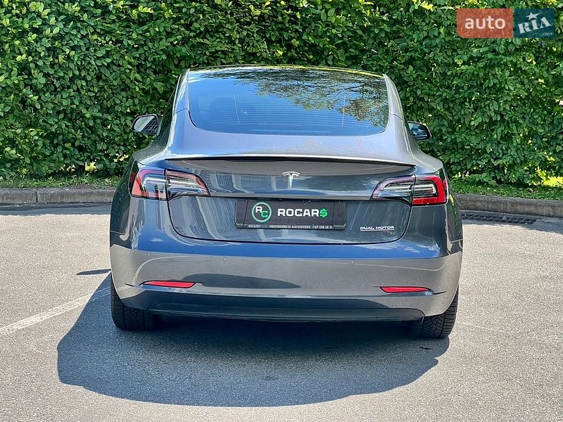 Седан Tesla Model 3 2021 в Києві