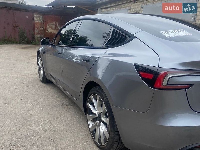 Седан Tesla Model 3 2025 в Львові