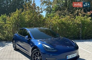 Седан Tesla Model 3 2021 в Львове