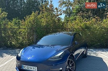 Седан Tesla Model 3 2021 в Львове