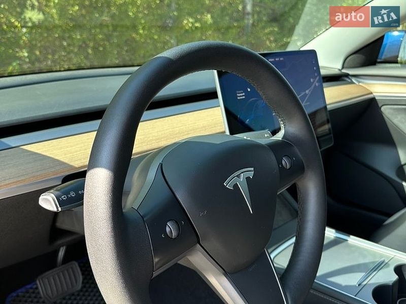 Седан Tesla Model 3 2021 в Львове