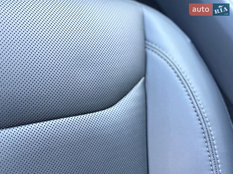 Седан Tesla Model 3 2024 в Стрые