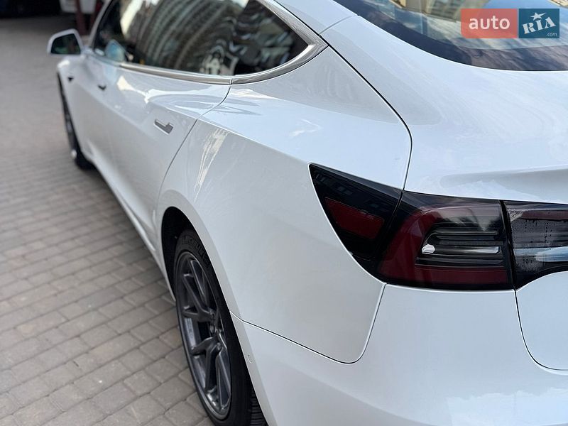 Седан Tesla Model 3 2019 в Одессе