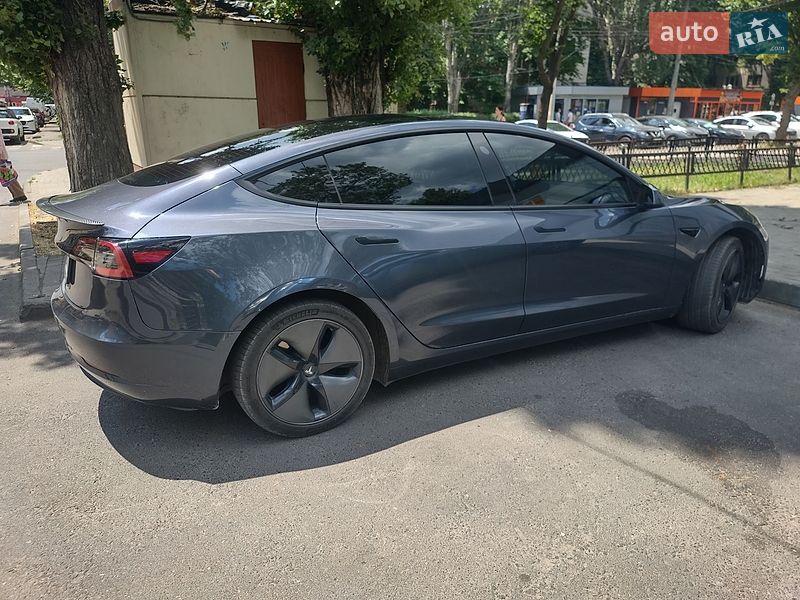 Седан Tesla Model 3 2023 в Одессе