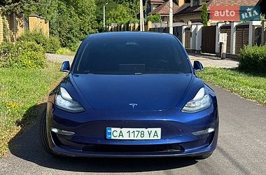 Седан Tesla Model 3 2020 в Черкасах