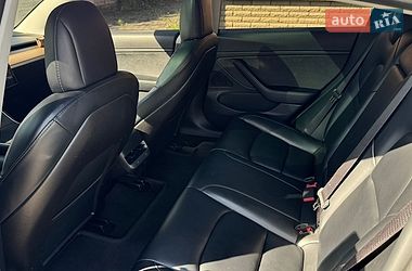 Седан Tesla Model 3 2020 в Черкасах