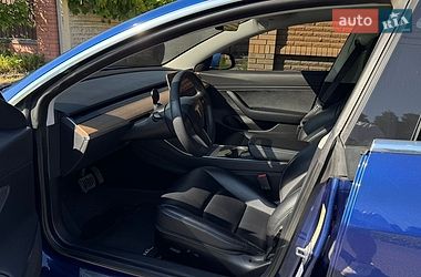 Седан Tesla Model 3 2020 в Черкасах