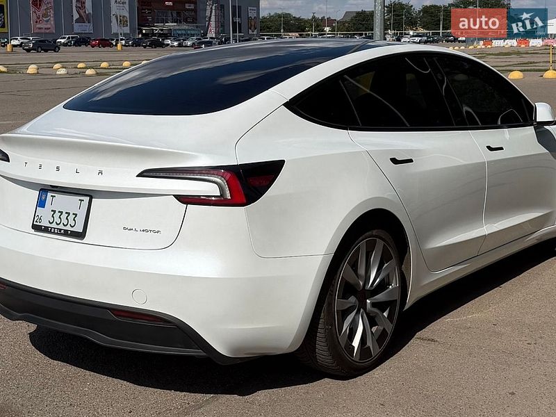 Седан Tesla Model 3 2024 в Одессе