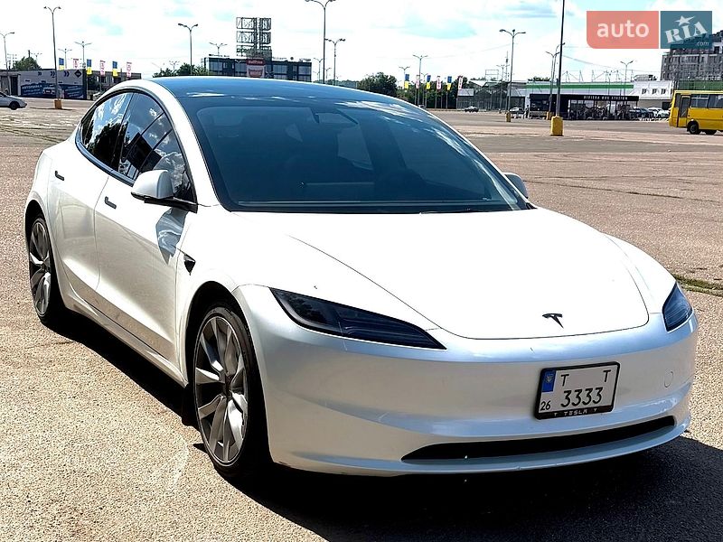 Седан Tesla Model 3 2024 в Одессе