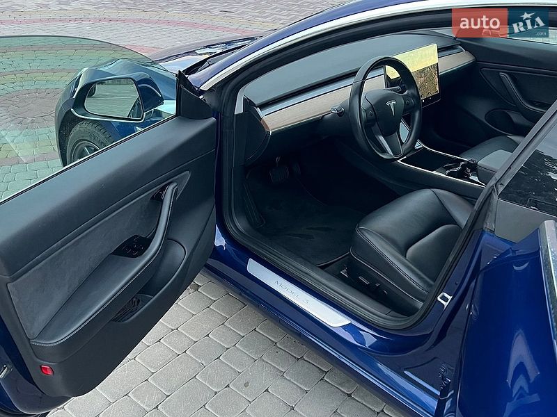 Седан Tesla Model 3 2018 в Харькове
