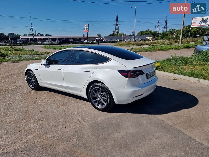 Седан Tesla Model 3 2021 в Полтаві