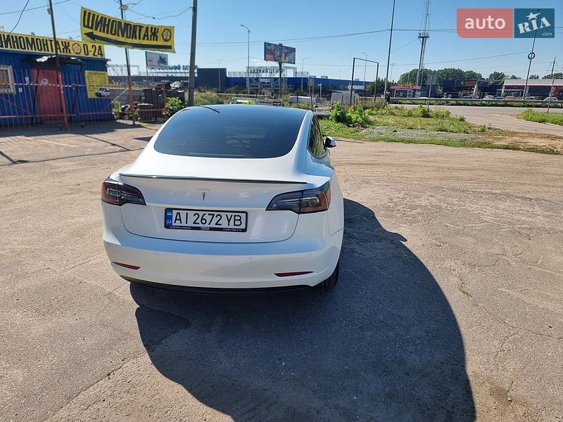 Седан Tesla Model 3 2021 в Полтаві