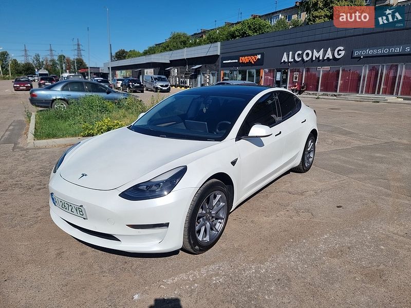 Седан Tesla Model 3 2021 в Полтаві