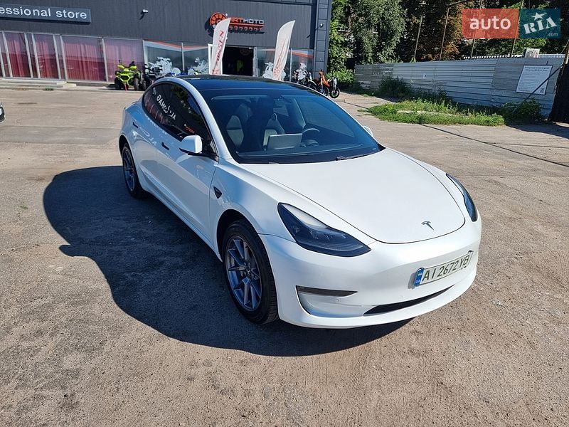 Седан Tesla Model 3 2021 в Полтаві