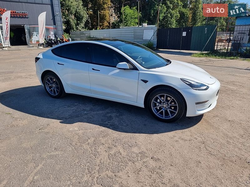 Седан Tesla Model 3 2021 в Полтаві