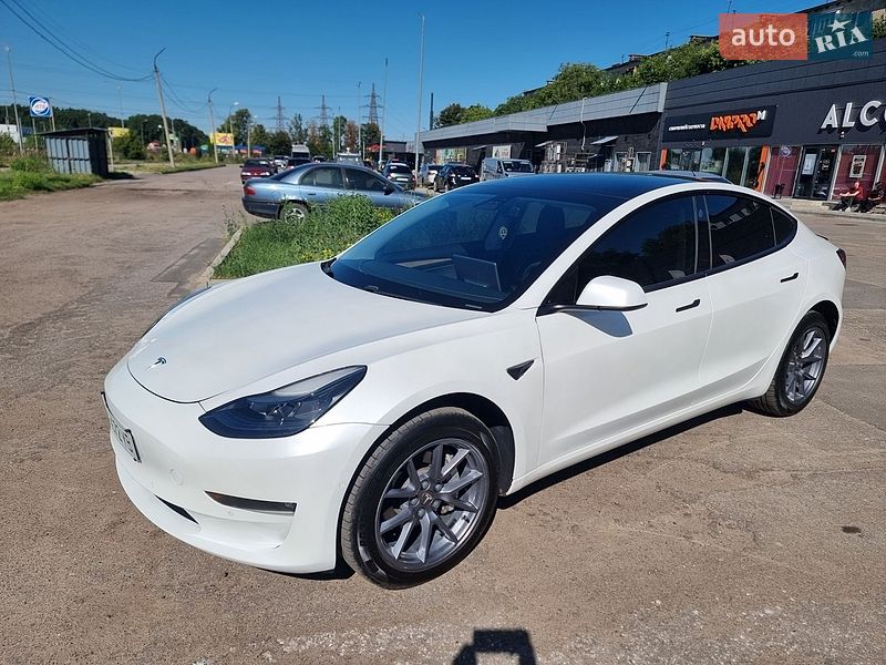 Седан Tesla Model 3 2021 в Полтаві