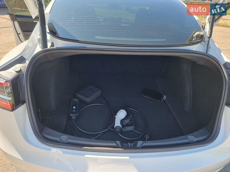 Седан Tesla Model 3 2021 в Полтаві