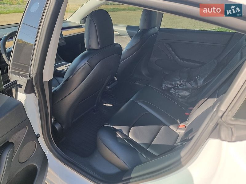 Седан Tesla Model 3 2021 в Полтаві