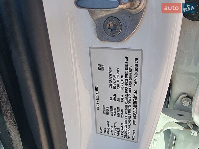 Седан Tesla Model 3 2021 в Полтаві