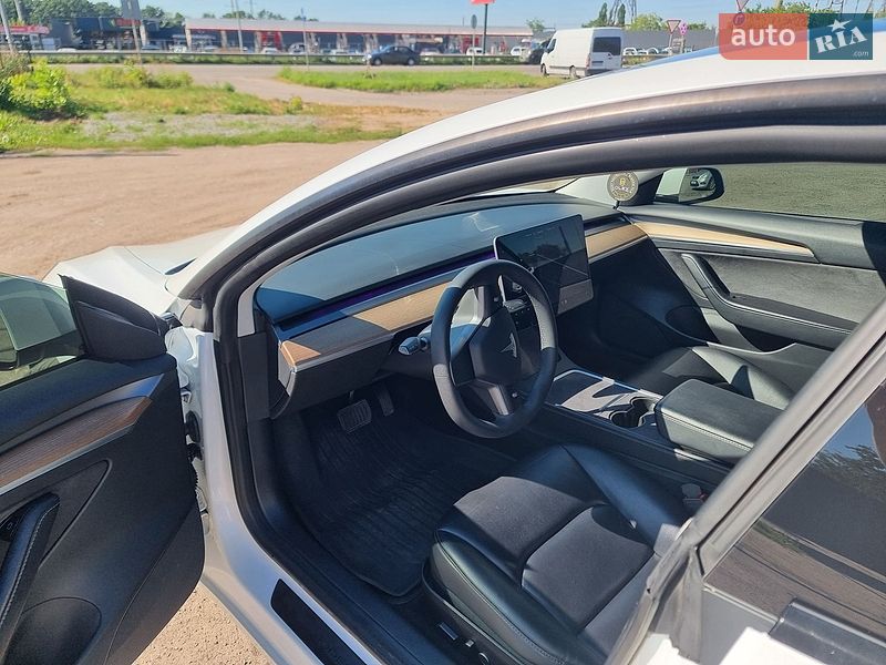 Седан Tesla Model 3 2021 в Полтаві