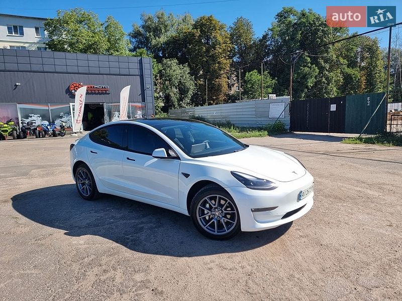 Седан Tesla Model 3 2021 в Полтаві
