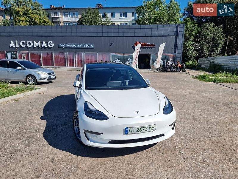 Седан Tesla Model 3 2021 в Полтаві