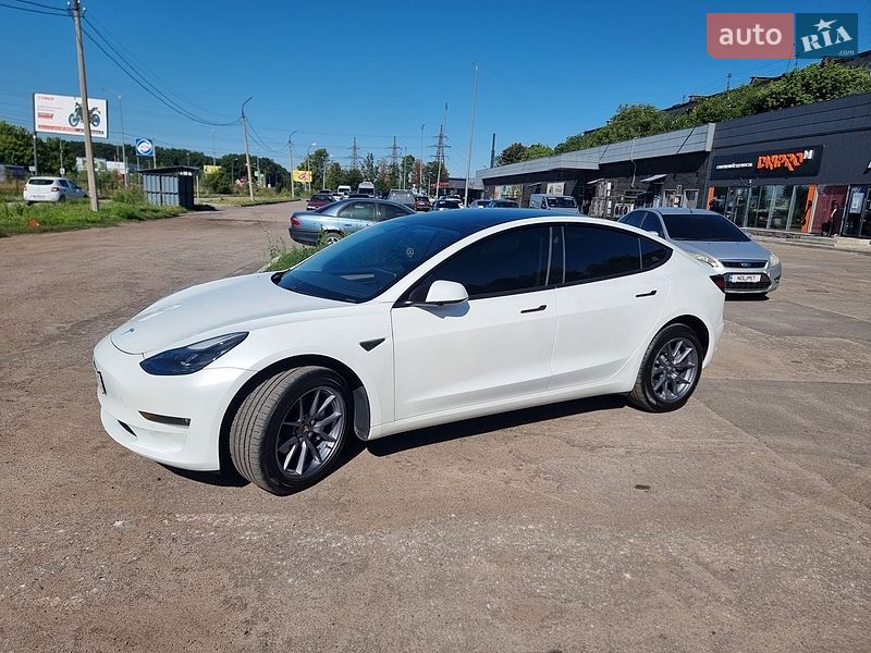 Седан Tesla Model 3 2021 в Полтаві