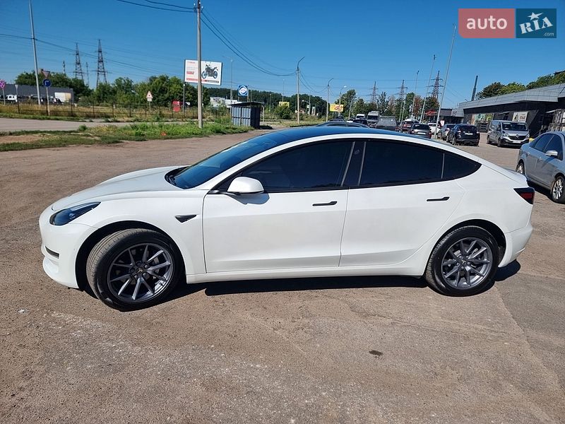 Седан Tesla Model 3 2021 в Полтаві