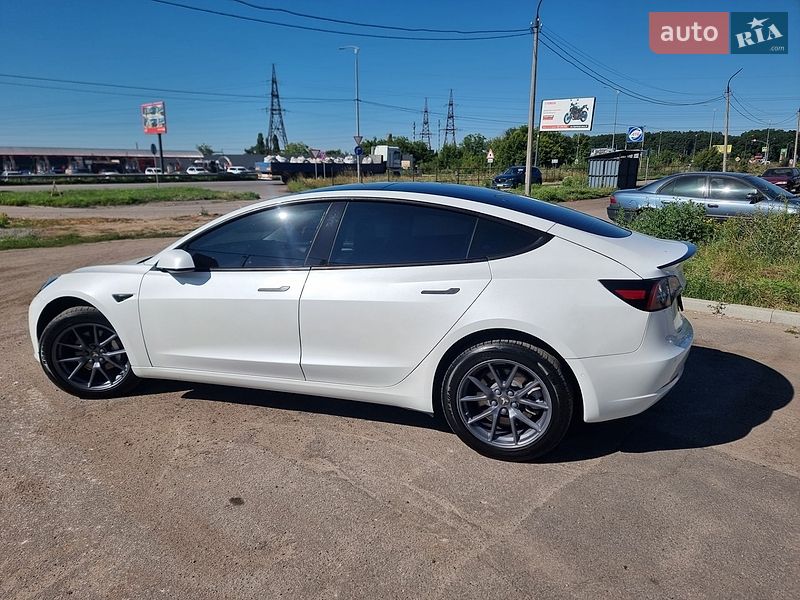 Седан Tesla Model 3 2021 в Полтаві