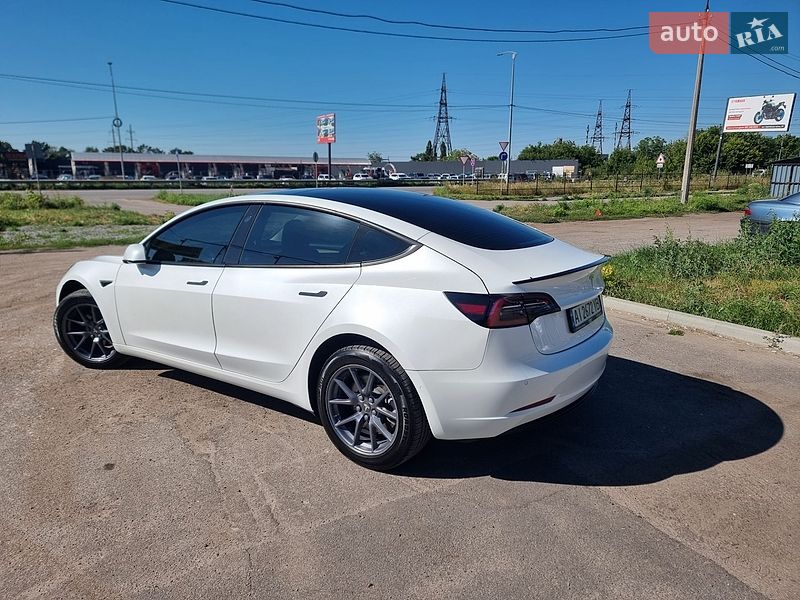 Седан Tesla Model 3 2021 в Полтаві