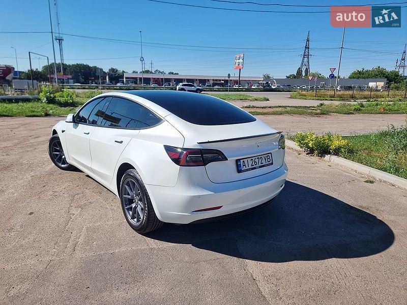 Седан Tesla Model 3 2021 в Полтаві