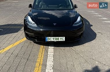 Седан Tesla Model 3 2018 в Львове