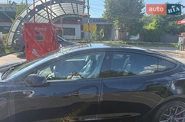 Седан Tesla Model 3 2018 в Львові