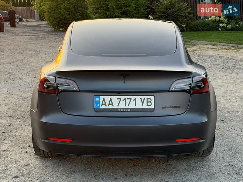 Седан Tesla Model 3 2022 в Броварах