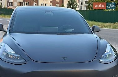 Седан Tesla Model 3 2022 в Броварах
