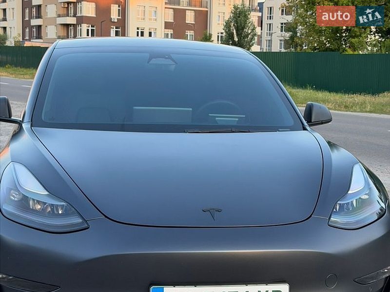 Седан Tesla Model 3 2022 в Броварах