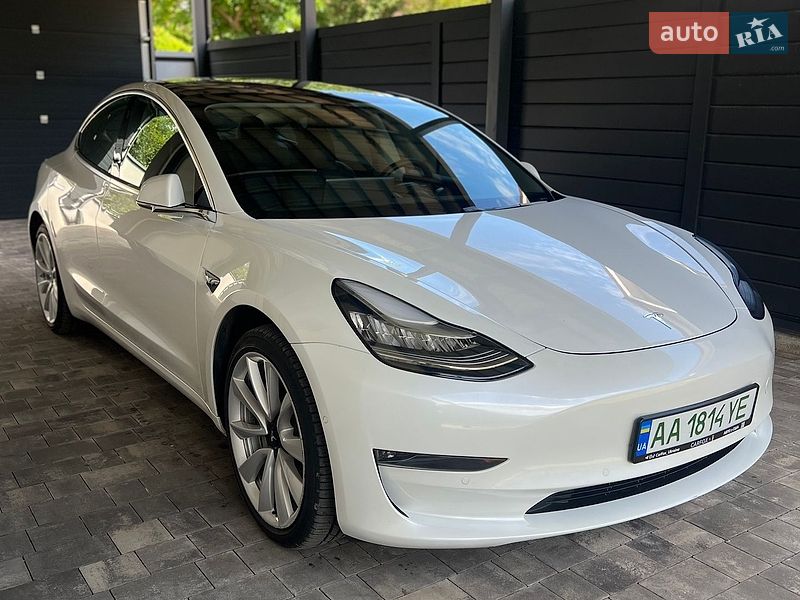 Tesla Model 3 2019