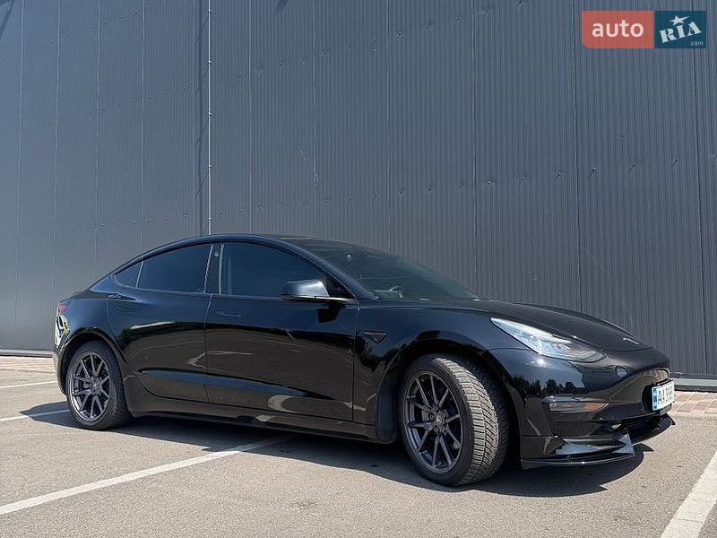 Седан Tesla Model 3 2019 в Києві
