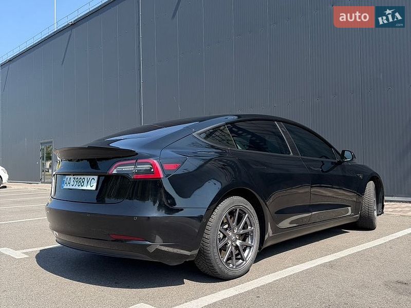 Седан Tesla Model 3 2019 в Києві