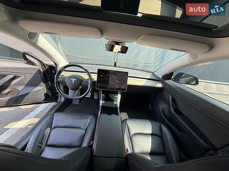 Седан Tesla Model 3 2019 в Києві