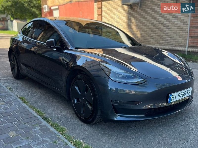Седан Tesla Model 3 2021 в Кременчуге